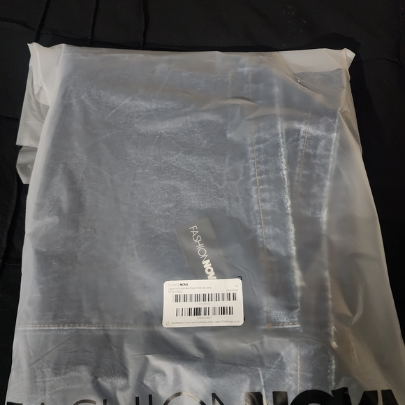 Fashion Nova Blue Distressed High Waist/Wide Leg Jeans With Sequin Size 15 - Picture 6 of 6